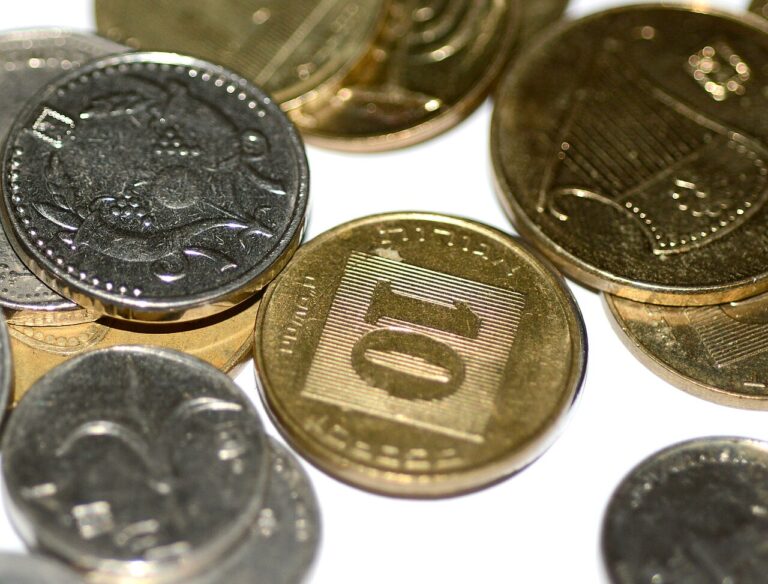 10 Agorot coin - Israeli Currency - Money and Coins - Scattered coins