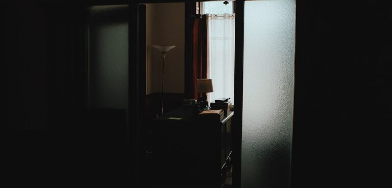 Empty Room (Unsplash)