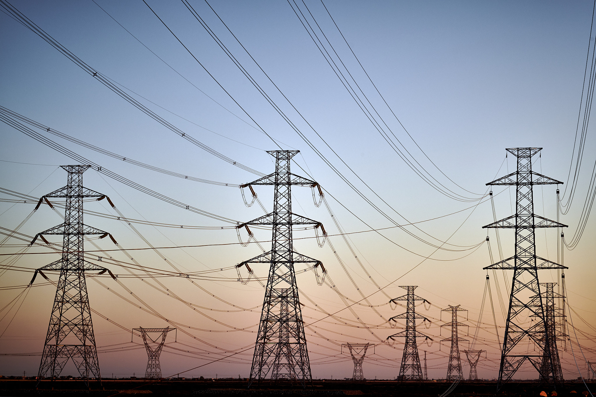 Linhas de transmissão de energia elétrica