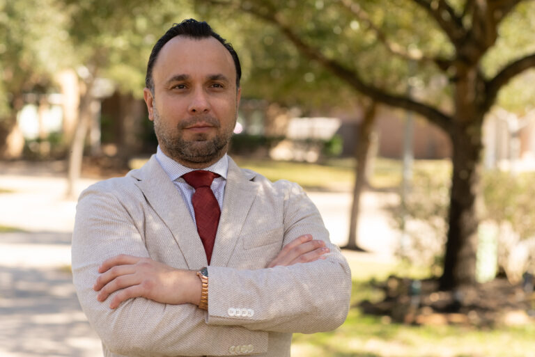 Daniel Toledo, advogado especializado em Direito Internacional