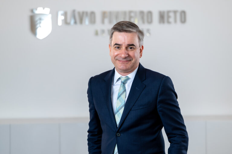 Flávio Pinheiro Neto, especialista em Direito Empresarial