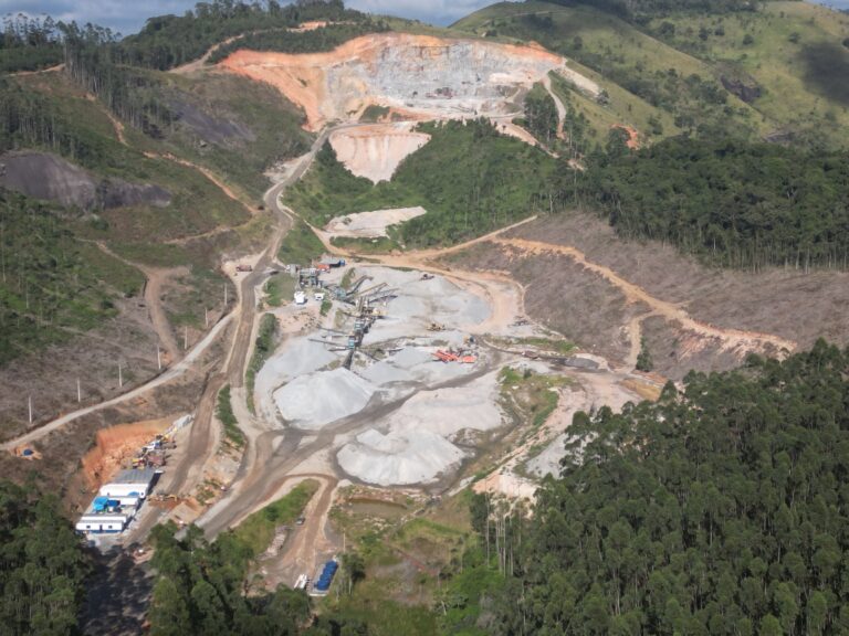 Complexo industrial do Ideal Grupo em Paraibuna