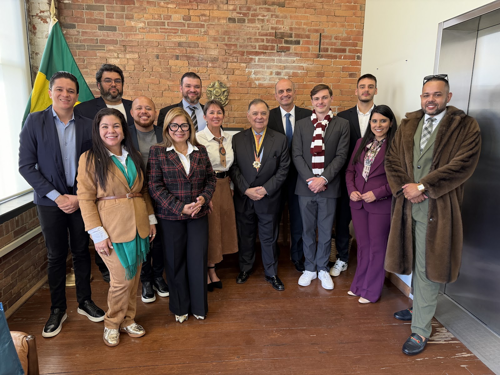 A comitiva da Missão Boston 2026 no Consulado-Geral do Brasil em Boston.