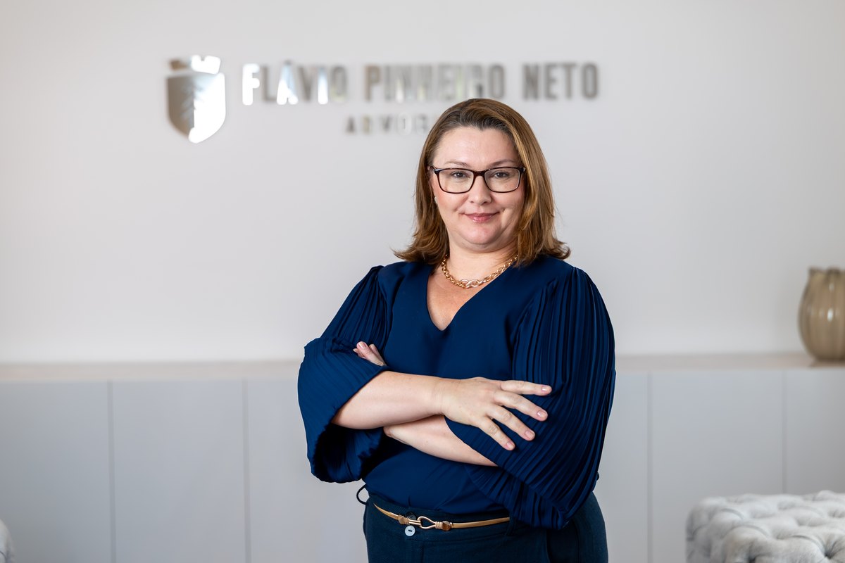 Ana Lucia Schmitz Arndt, advogada tributarista no escritório Flávio Pinheiro Neto Advogados