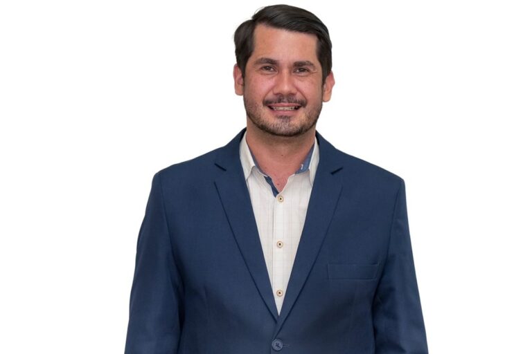 Elizeu Barroso Alves, doutor em Administração e coordenador de curso na Uninter